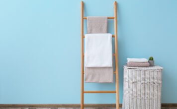 DIY Wooden Blanket Ladder for Living Room Decor